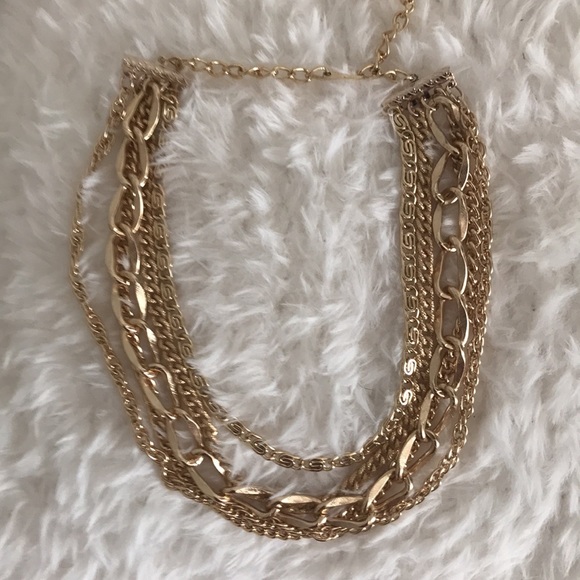 Beautiful Gold tone chunky chain necklace. - Picture 6 of 6